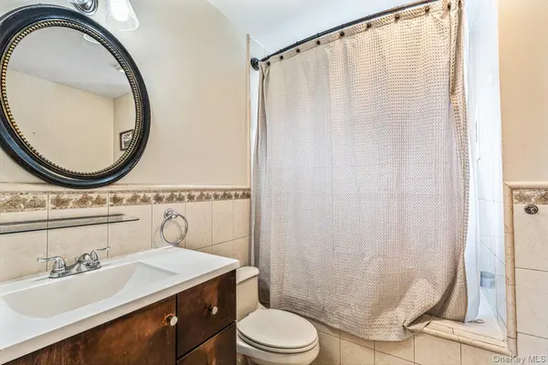 115 Margaretta AVE, Massapequa, NY 11758