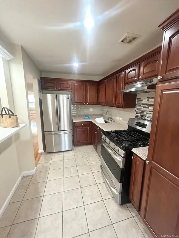 83-58 265th Street, Glen Oaks, NY 11004