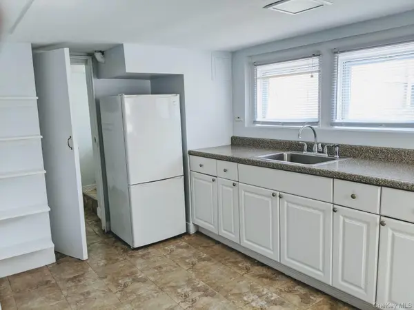 28 E Walnut ST, Long Beach, NY 11561