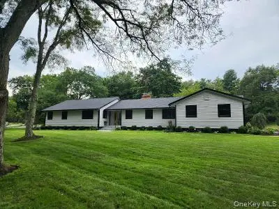 19 MICHAELS LN, Old Brookville, NY 11545