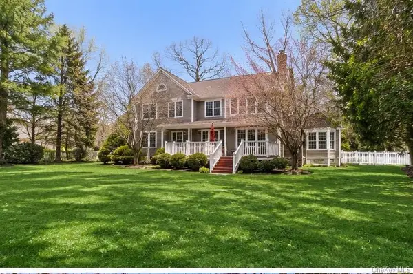 16 Middle DR, Manhasset, NY 11030
