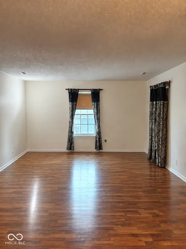 1632 Queensbridge SQ #5, Indianapolis, IN 46219
