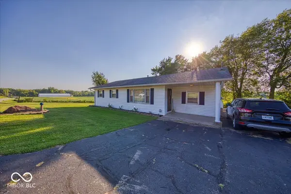 6877 S 600 W, Edinburgh, IN 46124