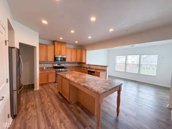628 Reunion LN, Greenwood, IN 46143