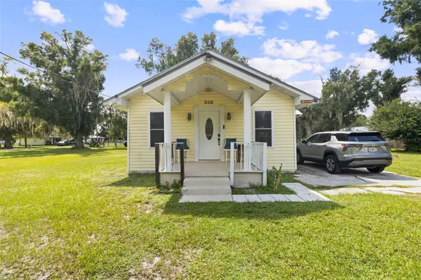 715 N JOHNSON AVE, Arcadia, FL 34266