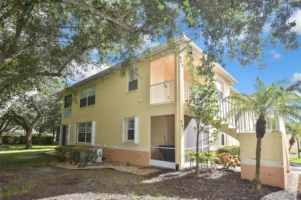 903 CASA DEL LAGO WAY #903, Venice, FL 34292