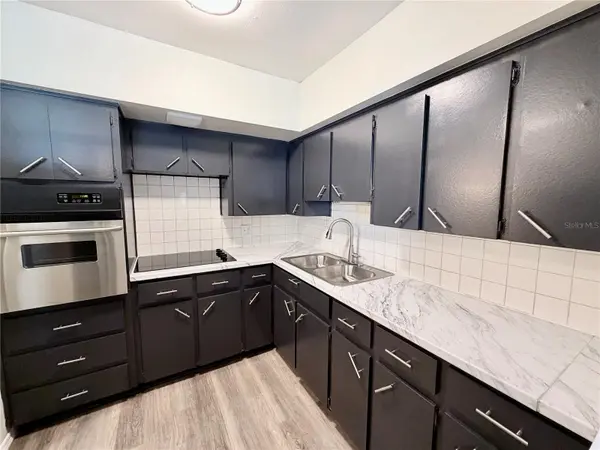 2100 WORLD PARKWAY BLVD #20, Clearwater, FL 33763