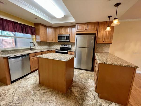 14803 LAKE FOREST DR, Lutz, FL 33559
