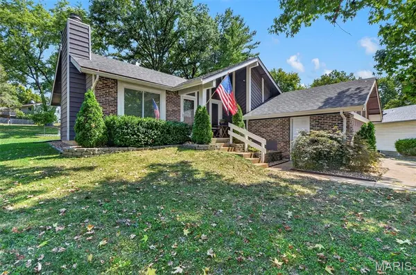 15 Cherrywood CT, St Peters, MO 63376