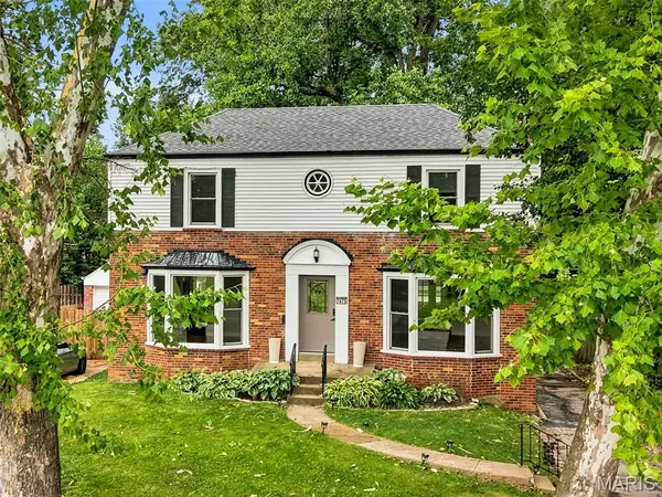 7475 Shaftesbury AVE, St Louis, MO 63130