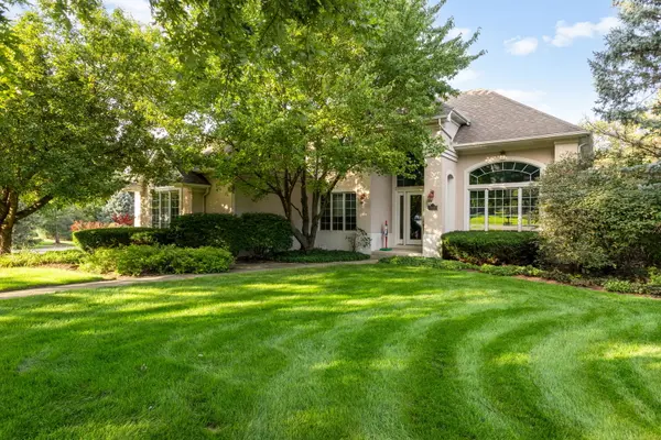 38W590 Barb Hill DR, St. Charles, IL 60175