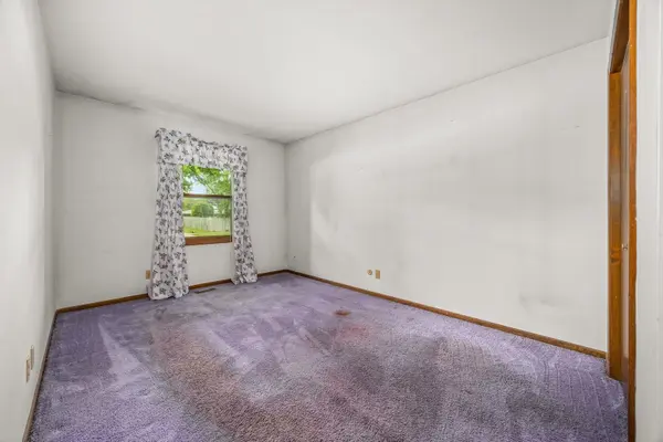 891 Laurel DR, Aurora, IL 60506