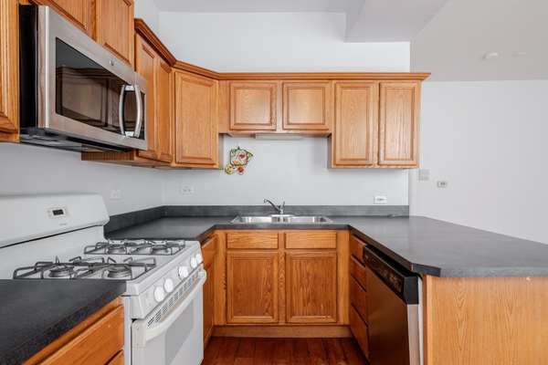 1470 W Huron ST #3F, Chicago, IL 60642