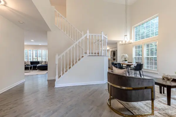 589 Marseilles CIR, Buffalo Grove, IL 60089