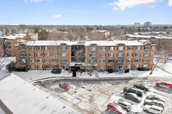1107 S OLD WILKE RD #208, Arlington Heights, IL 60005