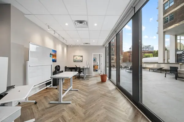 3200 N Lake Shore DR #200, Chicago, IL 60657