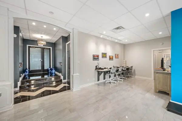 3200 N Lake Shore DR #200, Chicago, IL 60657
