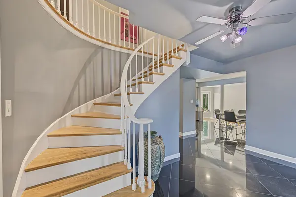 6 DOGWOOD RD, Rolling Meadows, IL 60008