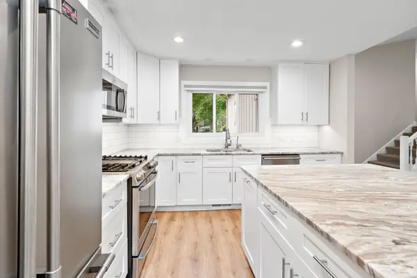 17110 28th PL N, Plymouth, MN 55447