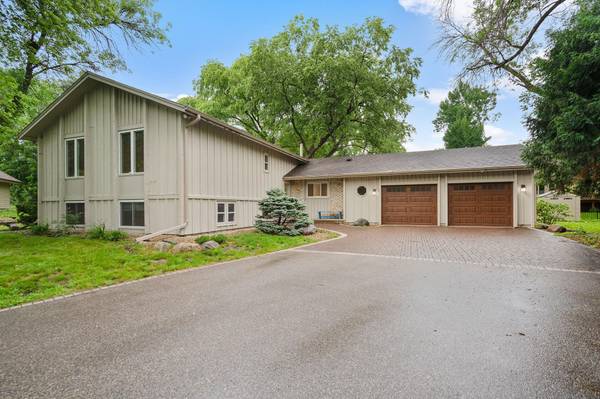 17110 28th PL N, Plymouth, MN 55447