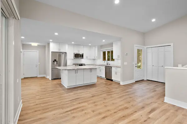 17110 28th PL N, Plymouth, MN 55447