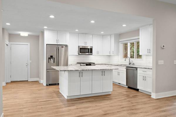 17110 28th PL N, Plymouth, MN 55447