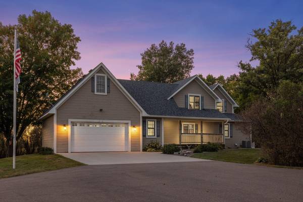 7008 Cavanaugh GN, Greenfield, MN 55373