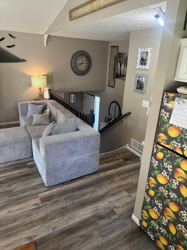 213 Ash ST E, Annandale, MN 55302