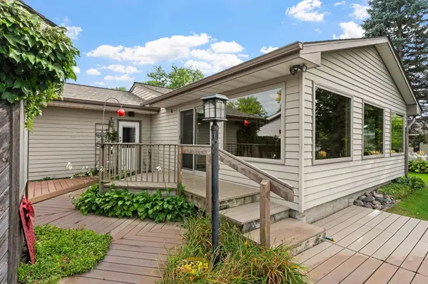 11700 Galtier DR, Burnsville, MN 55337