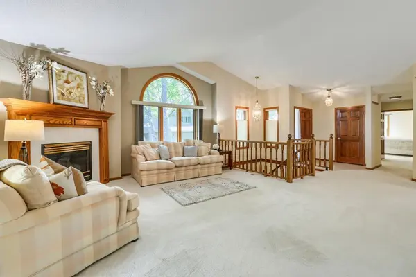 18100 Judicial WAY N, Lakeville, MN 55044