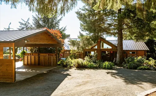 1660 Seacrest LN, Coupeville, WA 98239