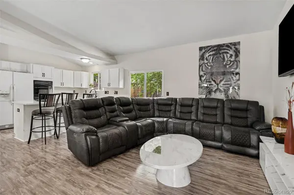 932 S Quintero CT, Aurora, CO 80017