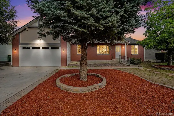 932 S Quintero CT, Aurora, CO 80017