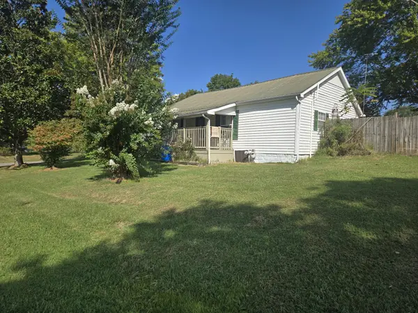 474 High St #E, Mc Ewen, TN 37101