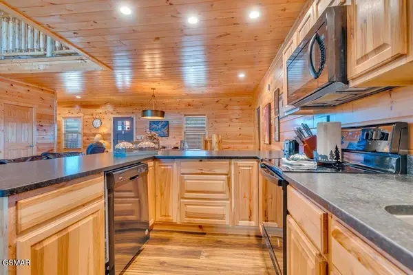 664 Stockton Dr, Sevierville, TN 37876