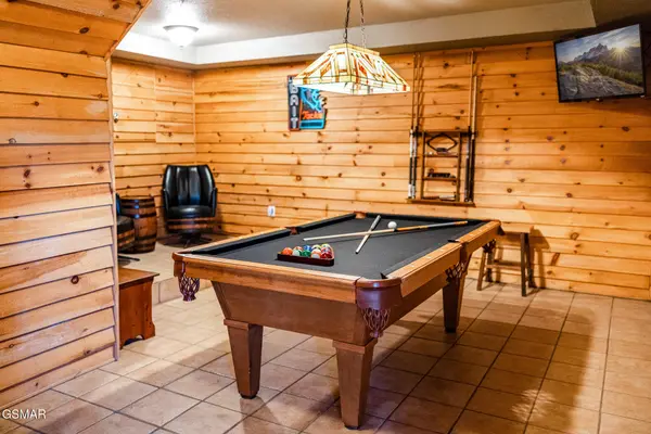 1655 S Mountain View Road, Sevierville, TN 37876