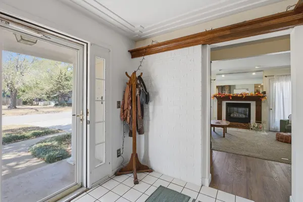 842 N Acadia, Wichita, KS 67212