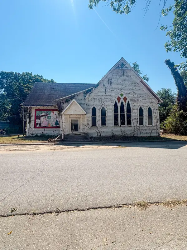 700 Ottawa ST, Seneca, MO 64865