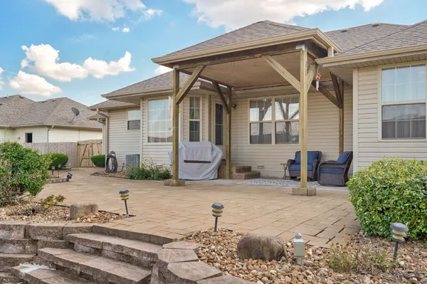 3265 W Grandview ST, Springfield, MO 65803
