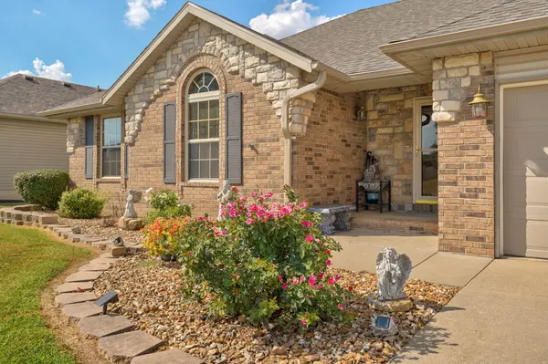 3265 W Grandview ST, Springfield, MO 65803