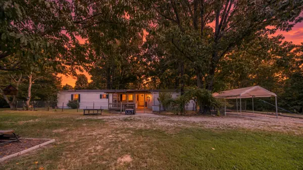 5155 County Road 3380, Willow Springs, MO 65793