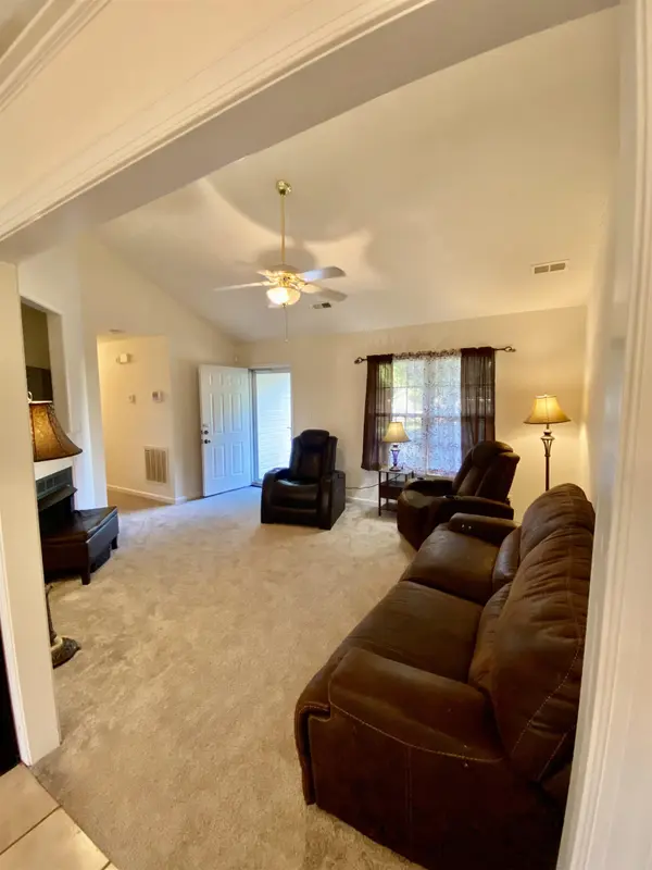 318 E Myles LN, Spartanburg, SC 29303