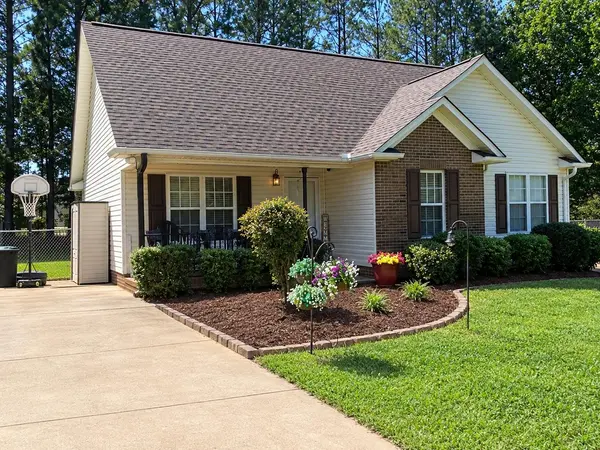 318 E Myles LN, Spartanburg, SC 29303