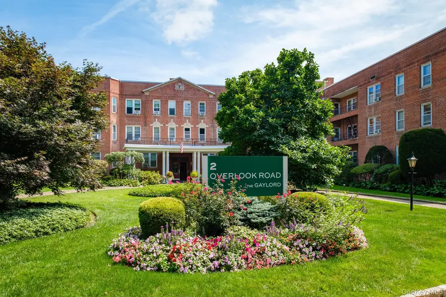 2 Overlook RD #2A3, White Plains, NY 10605