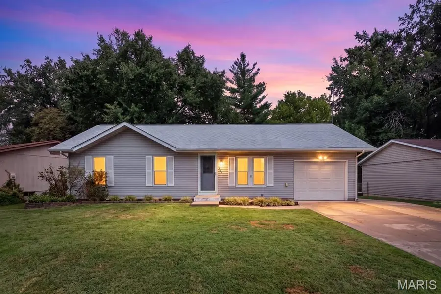 529 E 11th ST, Washington, MO 63090