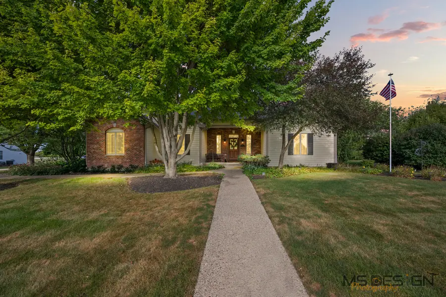 384 Valley WAY, Burlington, IL 60109