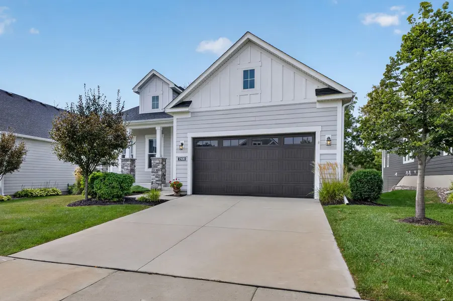 5900 Ayrshire LN, Shorewood, MN 55331
