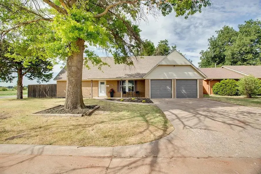 2324 Seminole ST, Enid, OK 73703