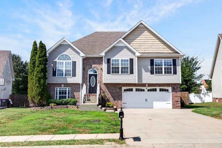 1205 Chinook Cir, Clarksville, TN 37042