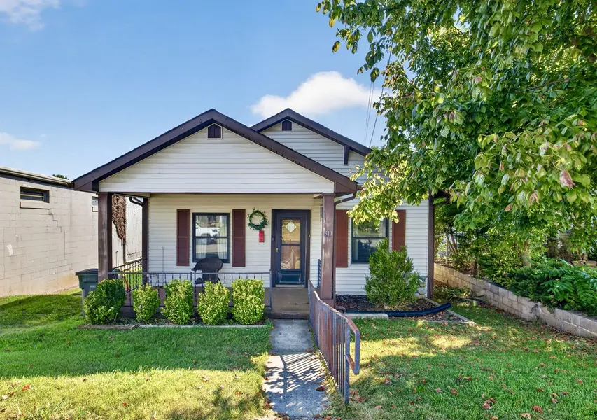 311 Clark St, Sparta, TN 38583